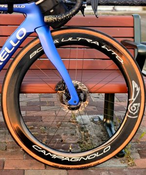 PINARELLO F5にBORA ULTRA WTO 60mm C23を装着したカスタムホイール仕様
